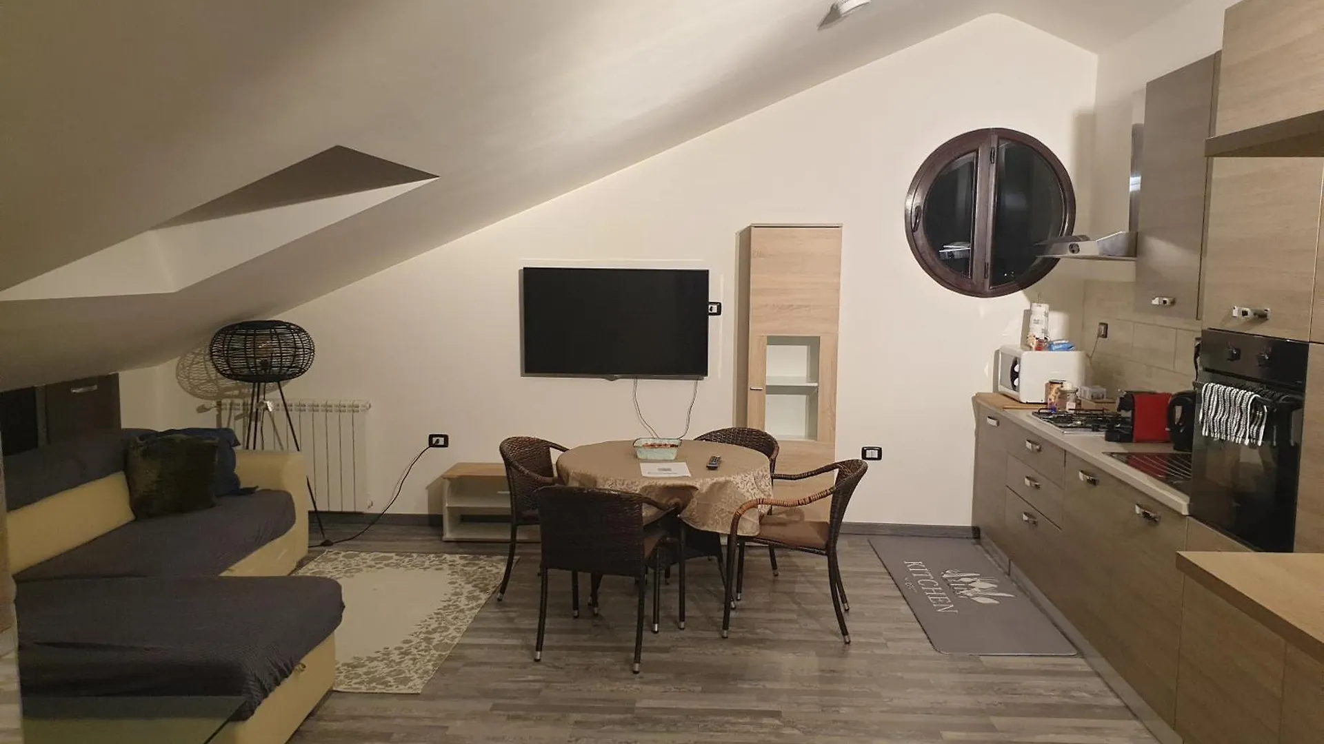 Angela'S Attic Daire Voghera